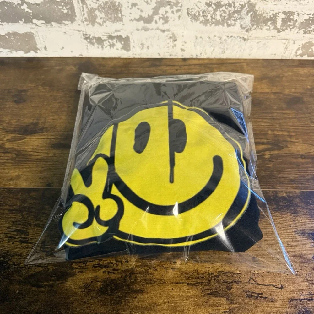 NEW Smiley Face Peace Sign Black Hoodie – Size Medium - Picture 5 of 5